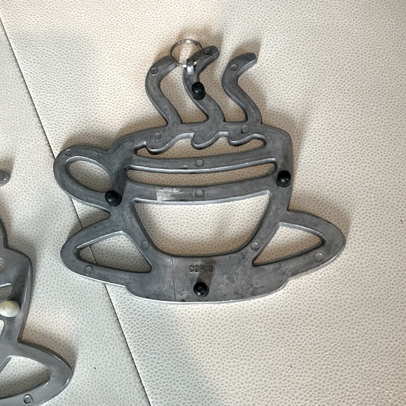 Vintage- Copco Silver Steaming Coffee Cup Trivets/Wall Hanging- Set of 2 - Picture 6 of 7